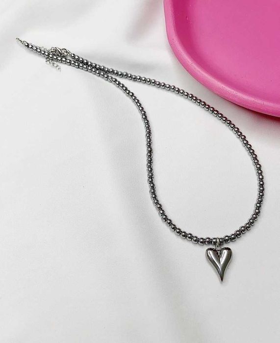 Женский чокер Сердце гематит.