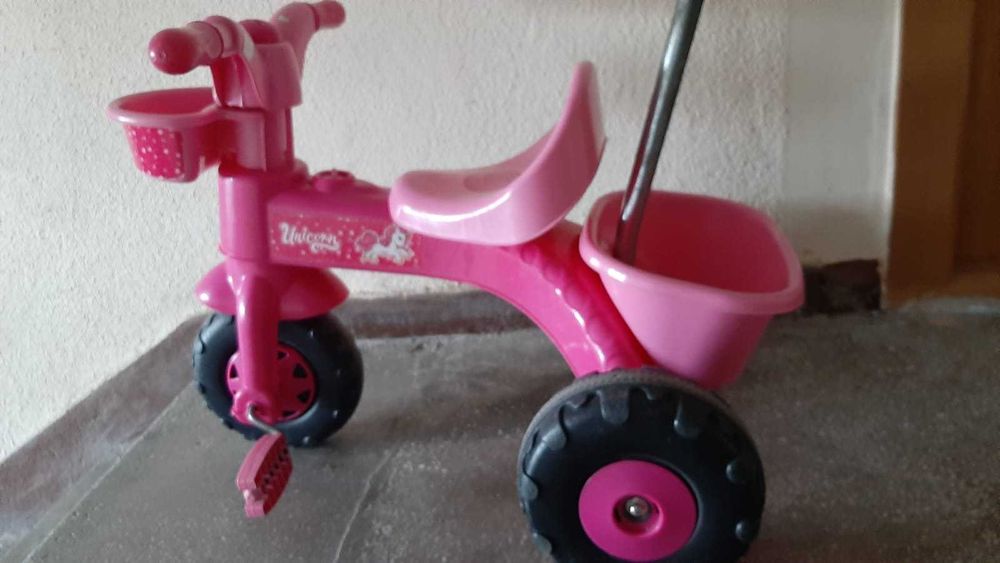 Tricicleta Unicorn, Roz