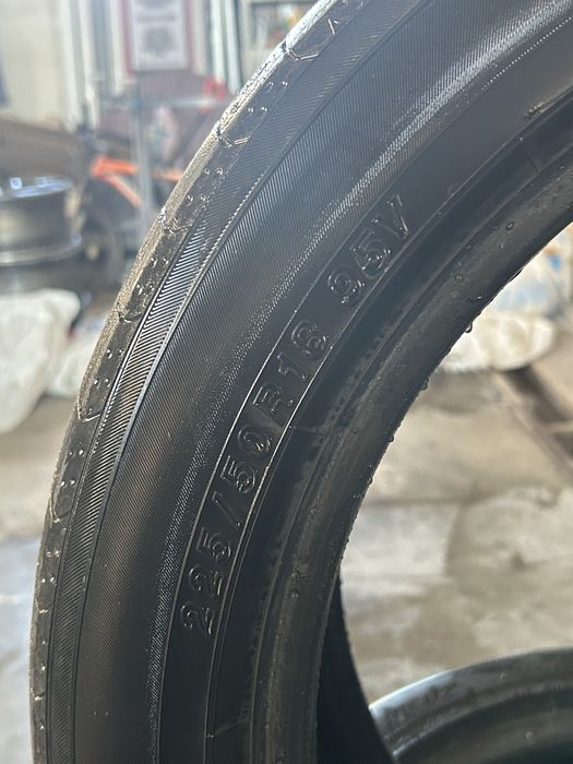 Продам летнюю резину 225/50 18