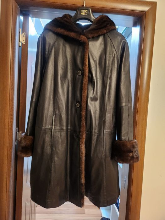 Haina de piele imblanita cu glugă