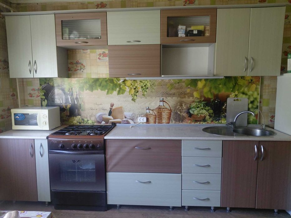 Продам кухонный гарнитур размер 310см