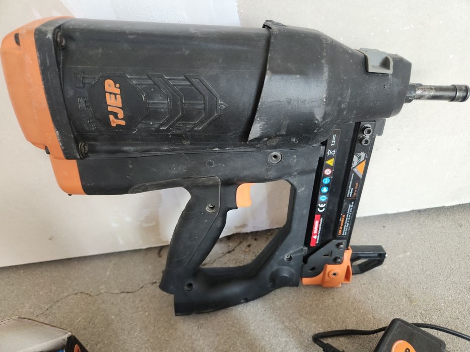 Пистолет за пробиване в бетон TJEP CP- 40 GAS 3G