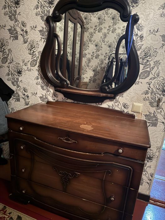 Спальный гарнитур