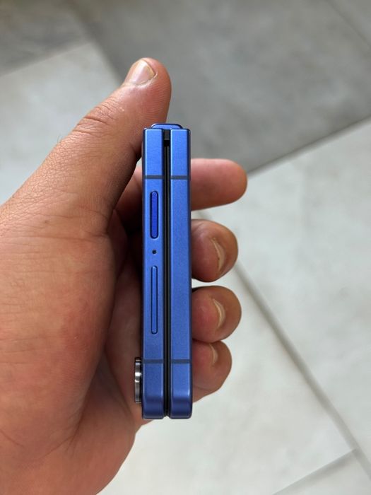 Samsung Z Flip 7 256 гв