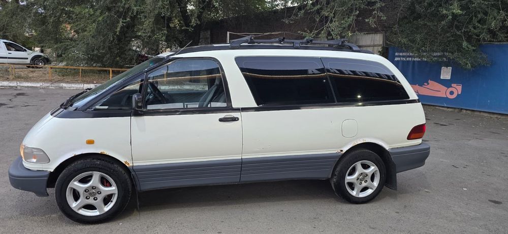Toyota previa 1993г