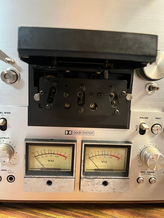 Vand magnetofon akai gx 630 DB