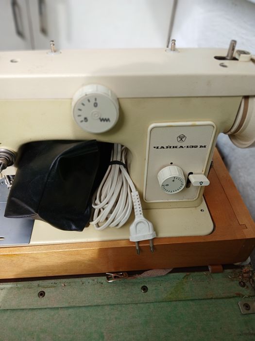 Продам швейную машину с электроприводом