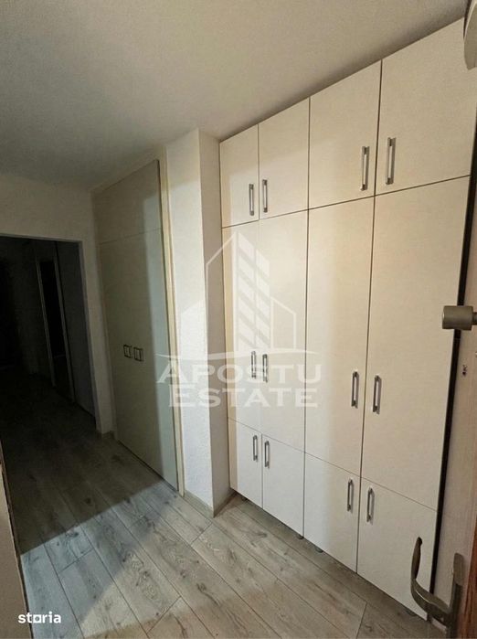 Apartament 3 camere,2 bai, decomandat, renovat, zona Girocului