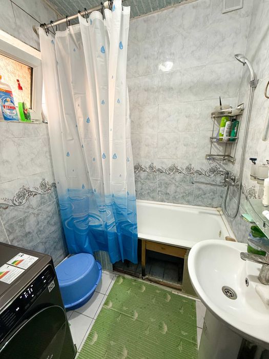 3 xonali uy sotiladi