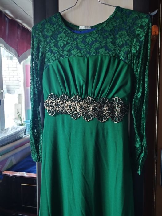 Платье длинное изумруд