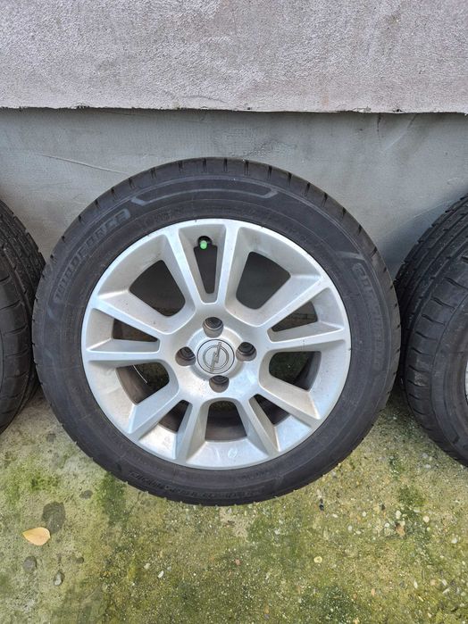 Vand jante  opel corsa d foarte bine intretinute