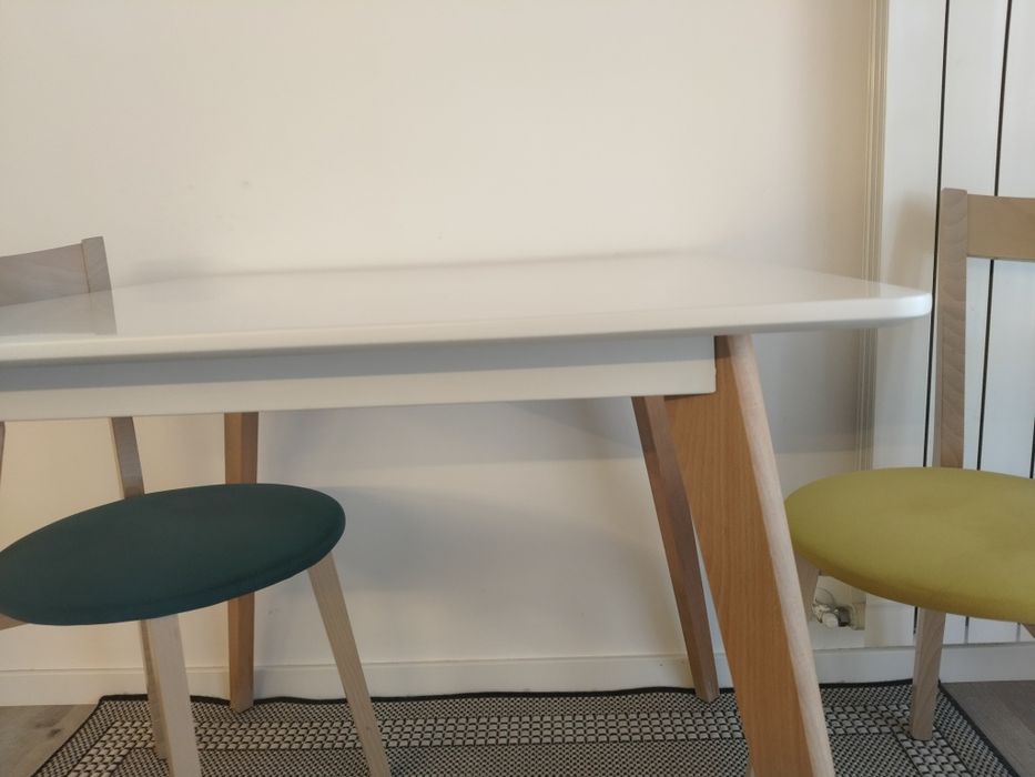 Masa DECLAN II din MDF alb, lemn de fag 80x80xH75cm