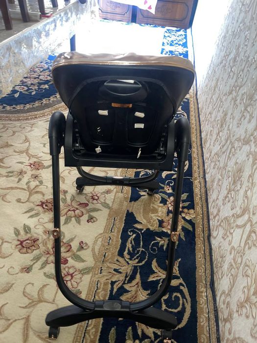 Bolalar ovqatlanadigan stul