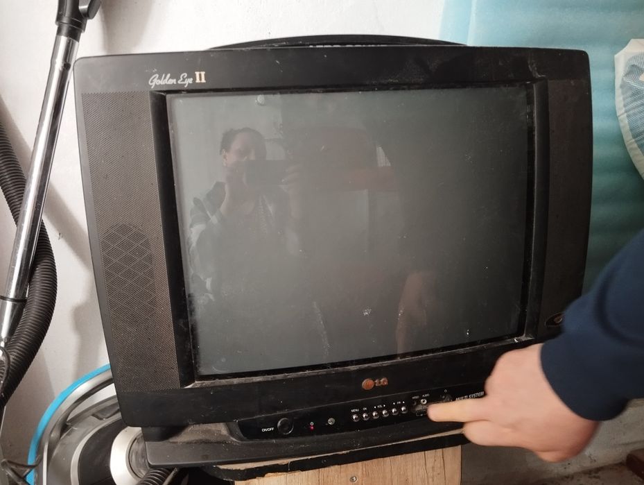 Телевизор  марки LG