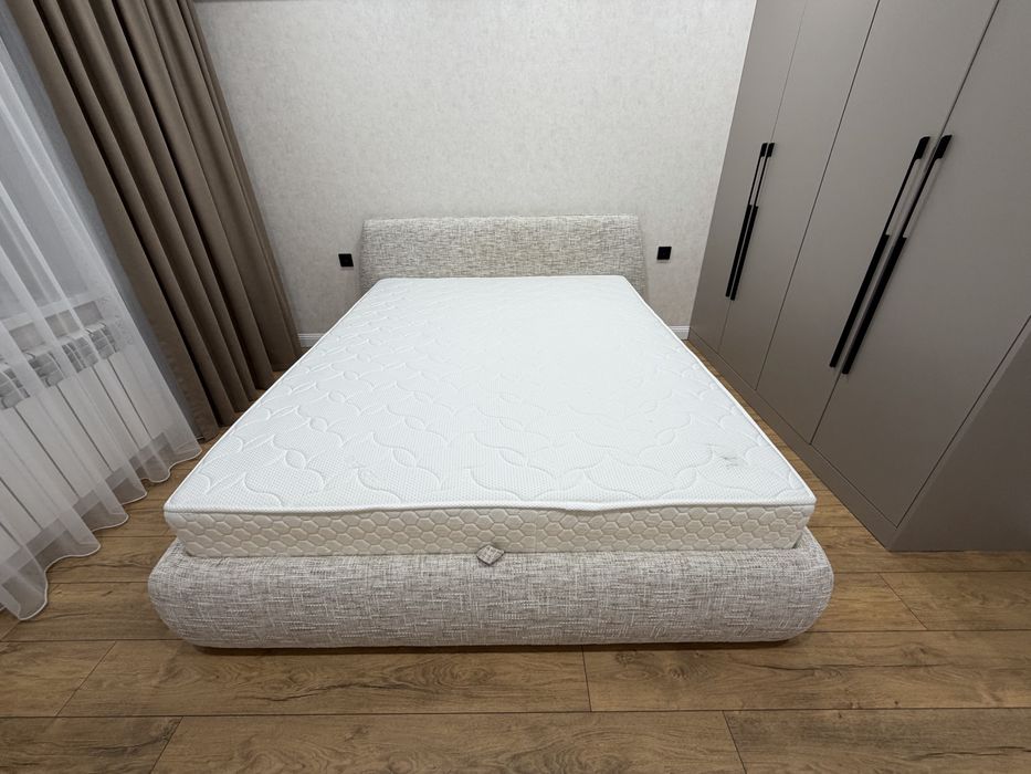 Продам кровать размер 1,60х2,00!