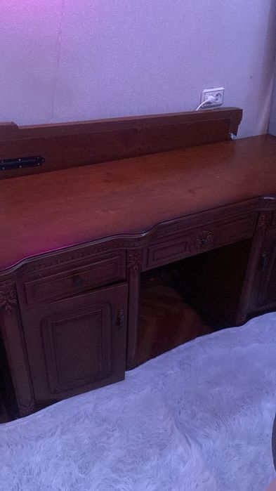 Продается диван, кресла и трюмо