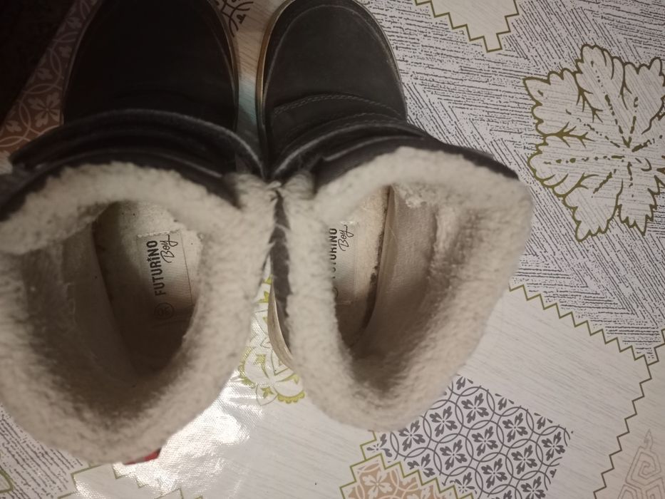 Продам сапожки на мальчика