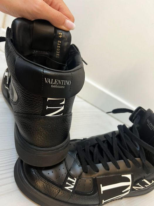Ghete Valentino mid top calfskin vl7n