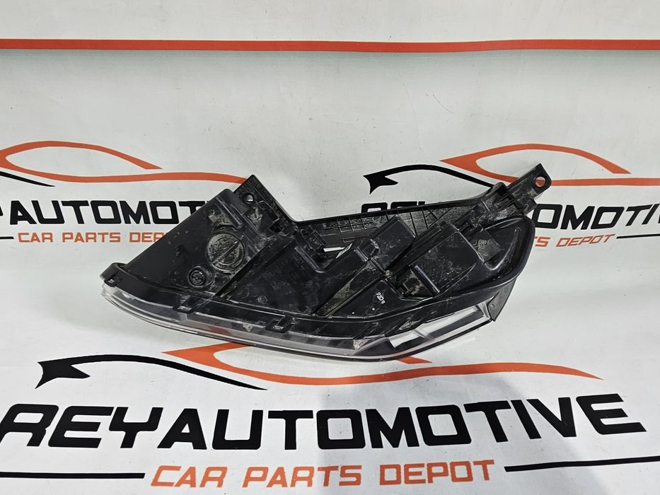 Far proiector drl dreapta Hyundai Santa Fe dupa 2018 cod 92208-S1000