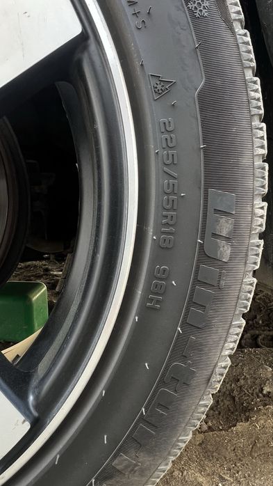 Продам комплект шины с дисками