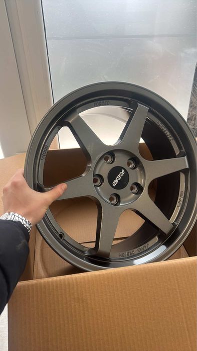 Rays TE37 5x114.3 17 с летни гуми