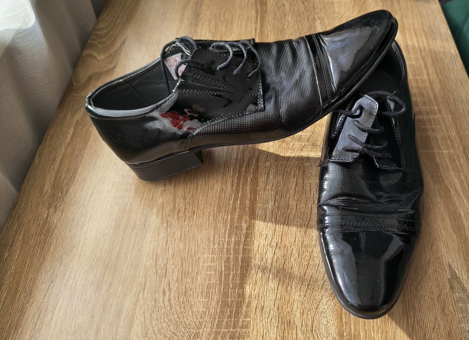 Pantofi eleganți barbatesti