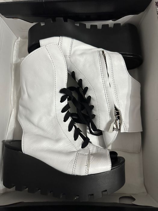 Дамски летни боти на платформа