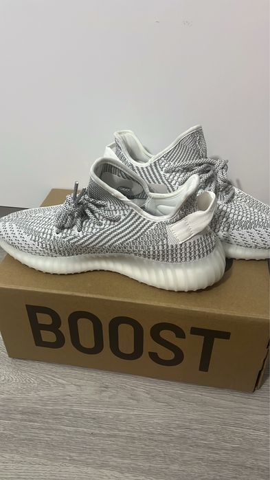 Adidasi yeezy350 nr 39,42