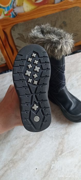 Продаются фирменные шикарные сапожки