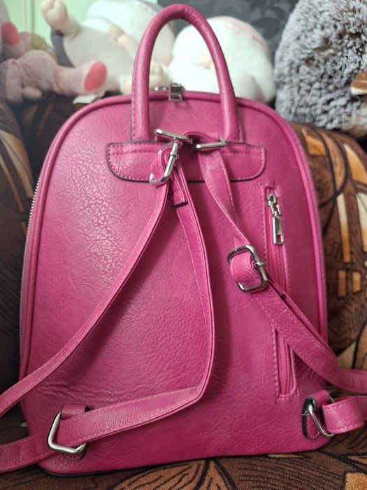 Дамски чанти и раници