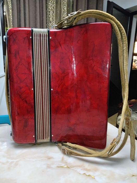 Vând acordeon Bianco Freres