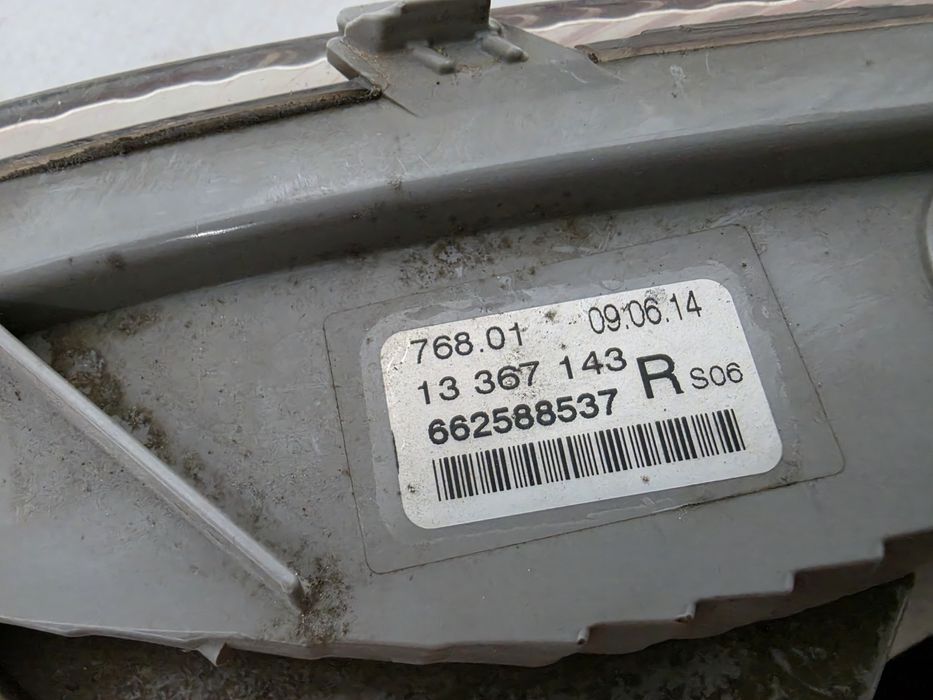 Semnal dreapta Opel Astra J dupa 2012 cod 13367143