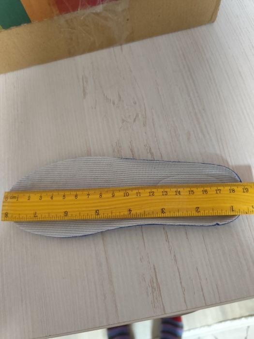 Продам кроссовки для девочки