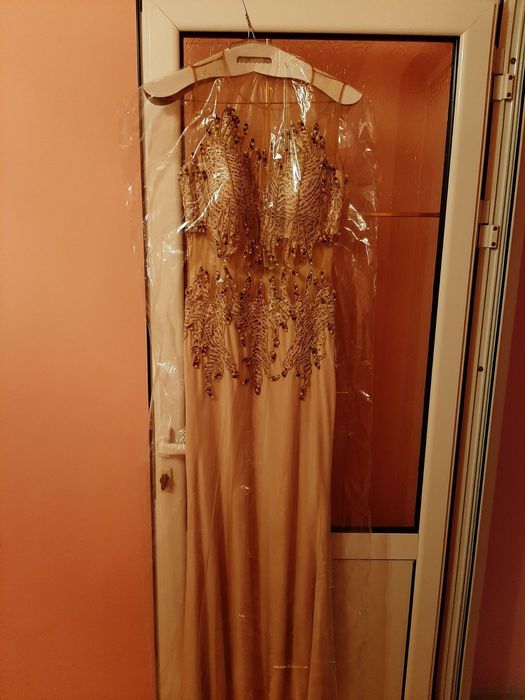 Уникална официална рокля с камъни