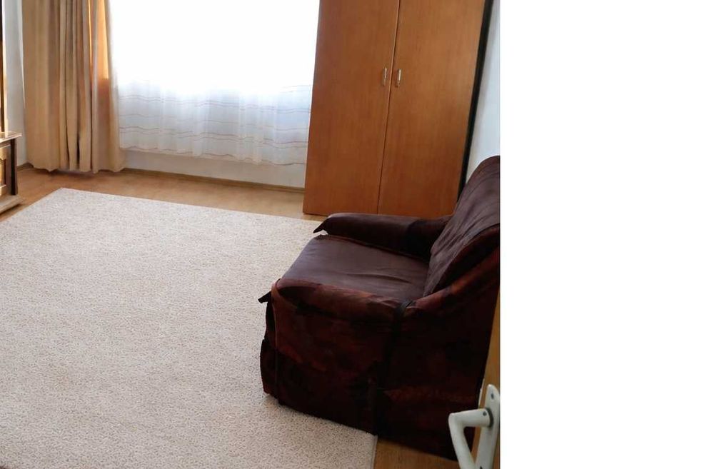 Donez fotoliu catifea.