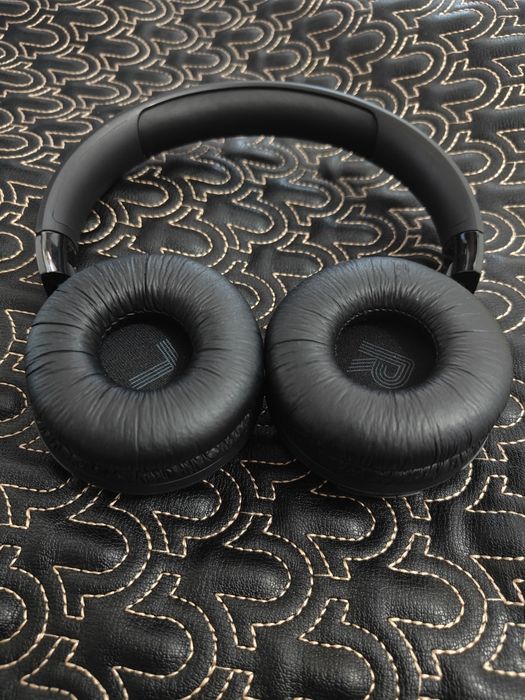 .JBL Tune 520BT.