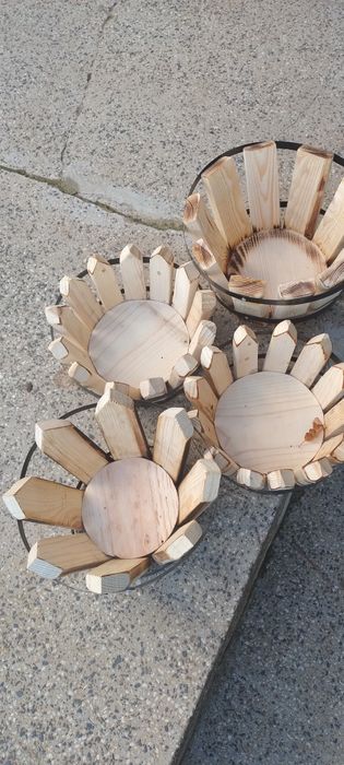 Дървени кашпи за саксии