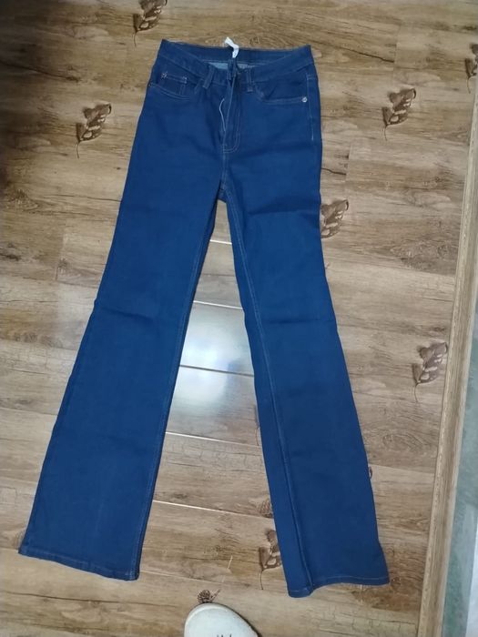 Blugi material subtire marime xs evazati