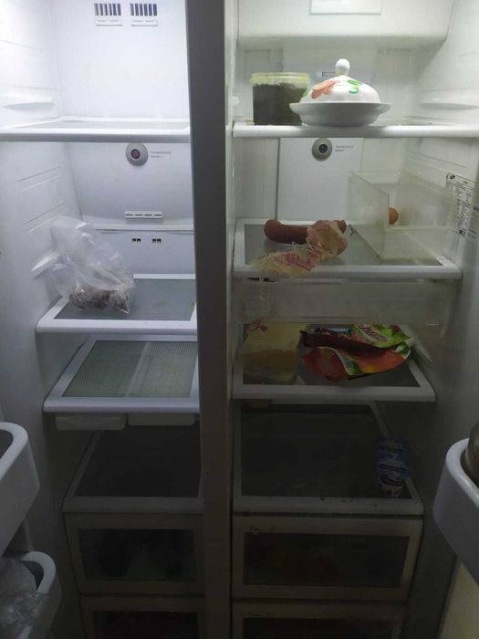 Продам холодильник двухдверный Samsung