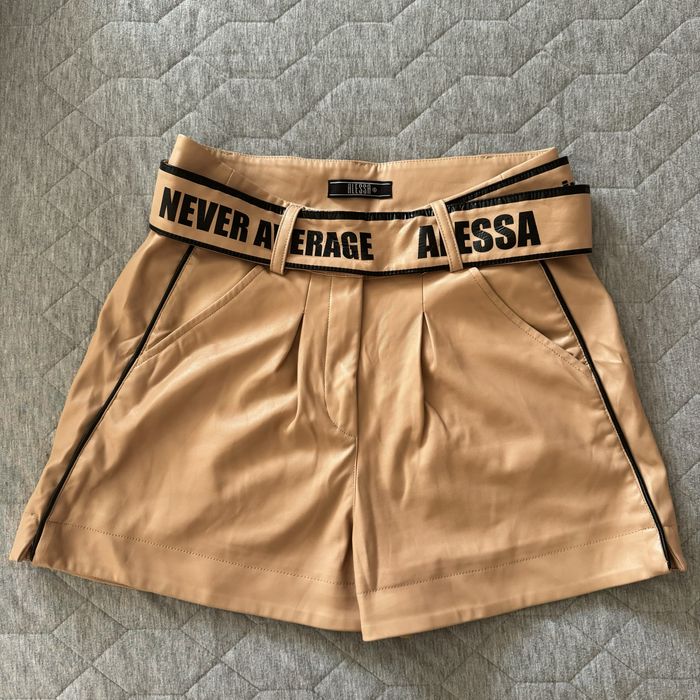 Къси кожени панталонки Alessa