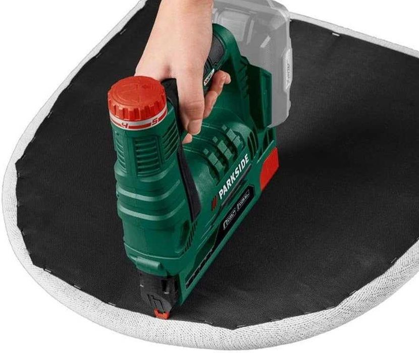 Capsator pe acumulator 20V,  model Parkside 20 V PAT 20-Li A1, LED integrat, magazie cu indicator de umplere, Verde