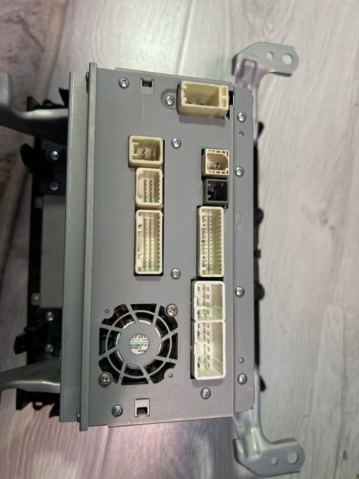 Оригинальный магнитофон Тойота Ланкрузер 200