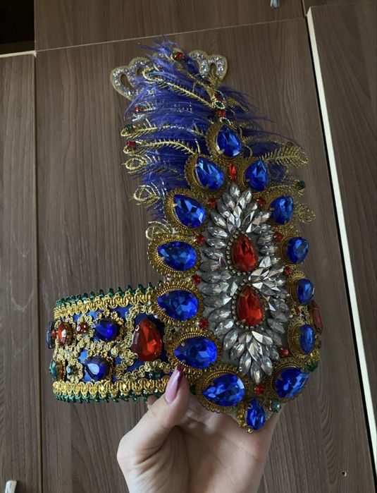 Корона под национальные платья а так же под другие вещи.