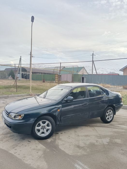 Тайота Карина е 1994ж