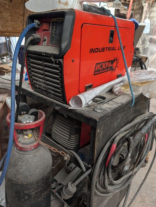Utilaje atelier mecanic / confecții metalice – Strung SN 320, Mașină găurit, Aparat sudură, Polizor (Se vând și separat)