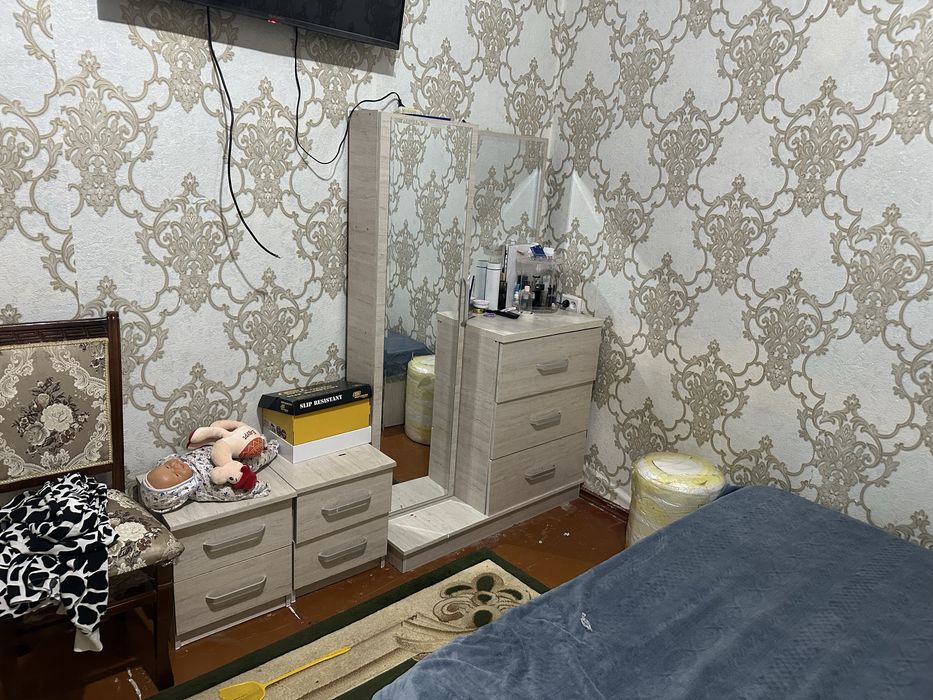 Srochniy spalniy va stenka sotiladi