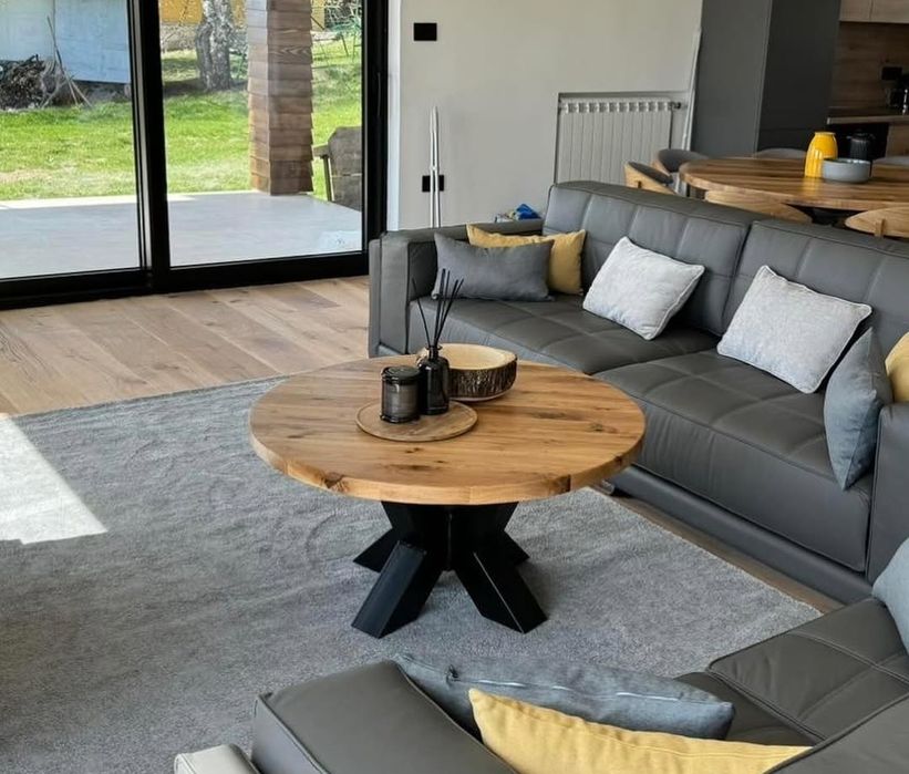 Холна маса от масив