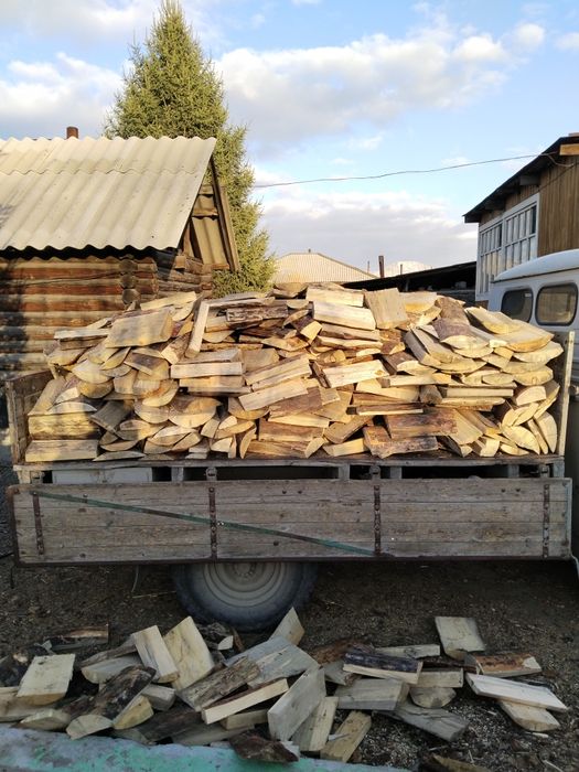 Дрова рубленые. Есть ШВЫРОК сухие.