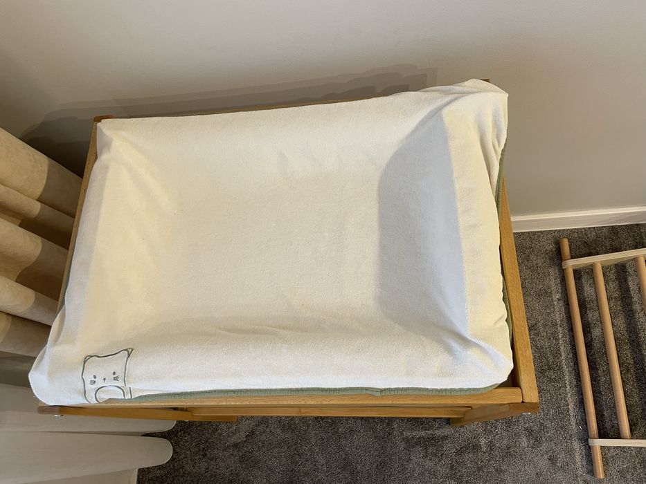 Повивалник / Маса за повиване SNIGLAR