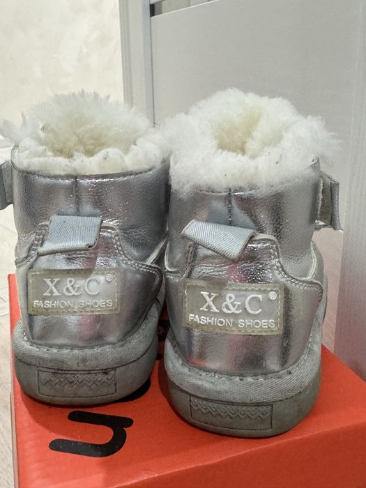 Продам угги детские